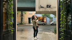 Por qué casi nunca ves crías de paloma en la calle (y dónde suelen estar)